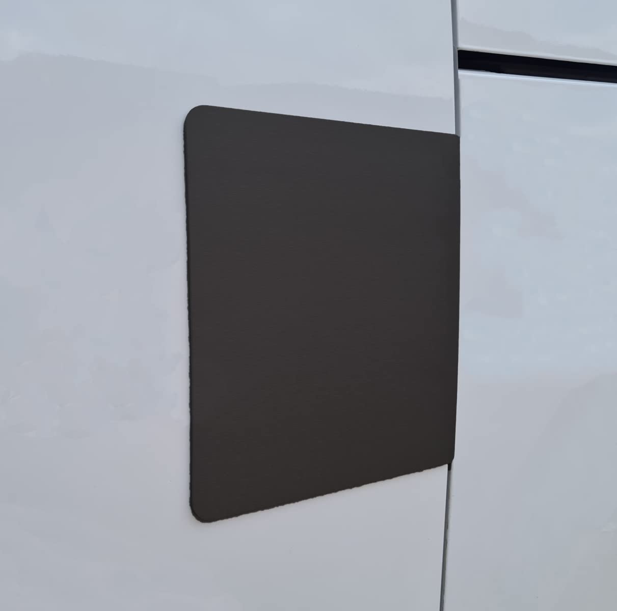 Sussex Installations VAU9-NSL/OSL-EXT-001 Repair/Security shields compatible with Vauxhall Vivaro van - side loading doors.
